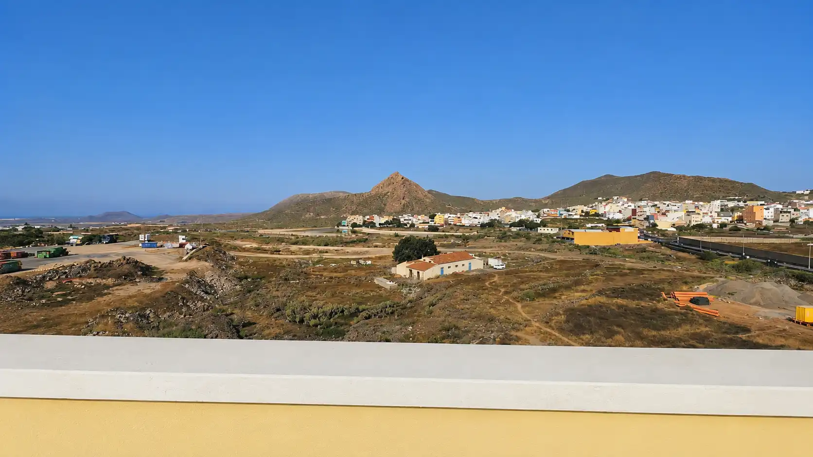 Vista exterior de Apartamento en venta en Arona con Terraza, Horno y Lavadora