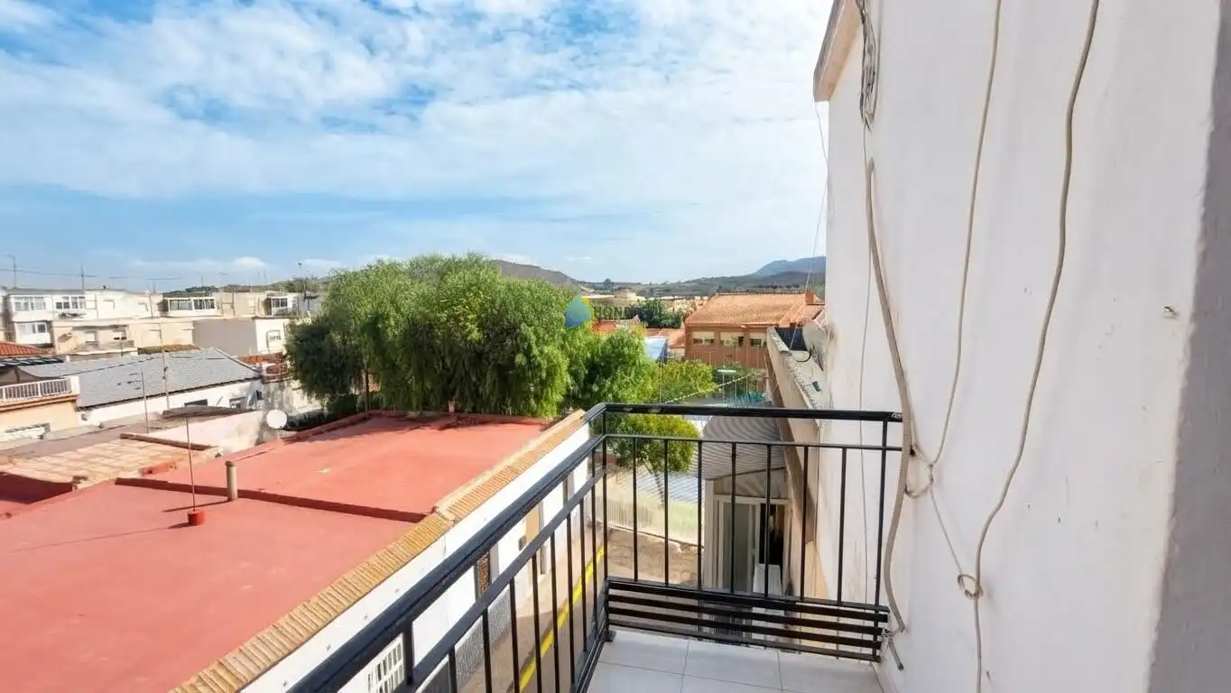 Vista exterior de Piso en venta en Pedanías Este