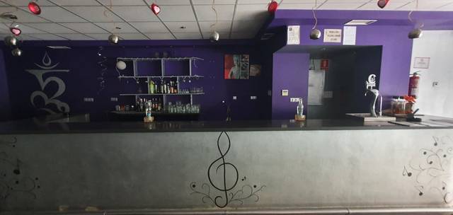 Local comercial en Venta en Casabermeja