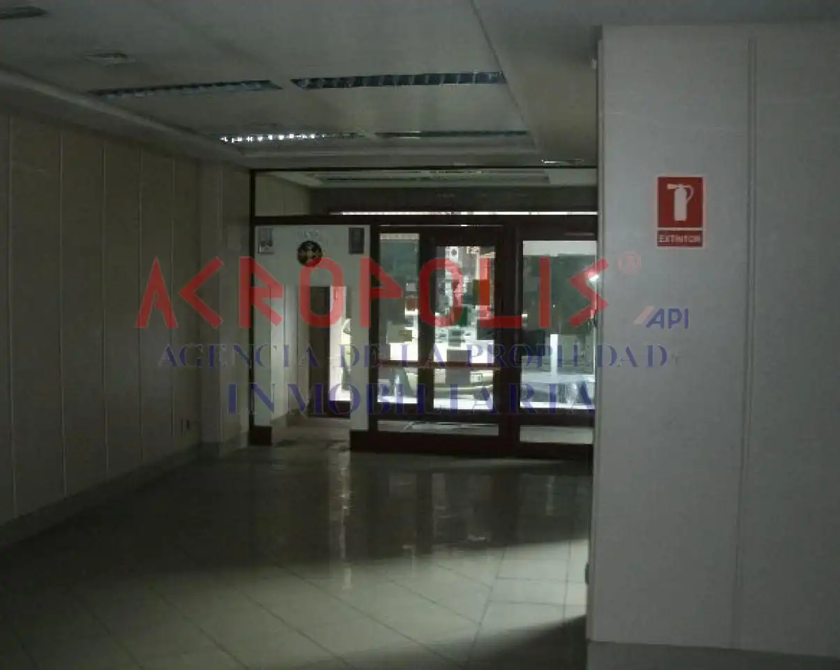 Local comercial en venda a Avenida del Padre Isla 112, imagen 6