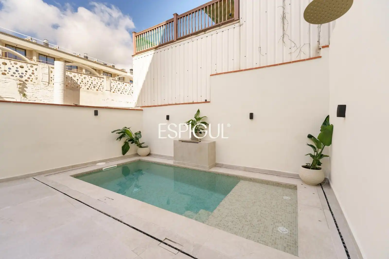 Piscina de Casa adosada en venta en Calella con Aire acondicionado, Calefacción y Parquet