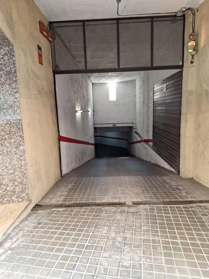 Einzelparkplatz zum Verkauf in Can Feu - Gràcia, imagen 2