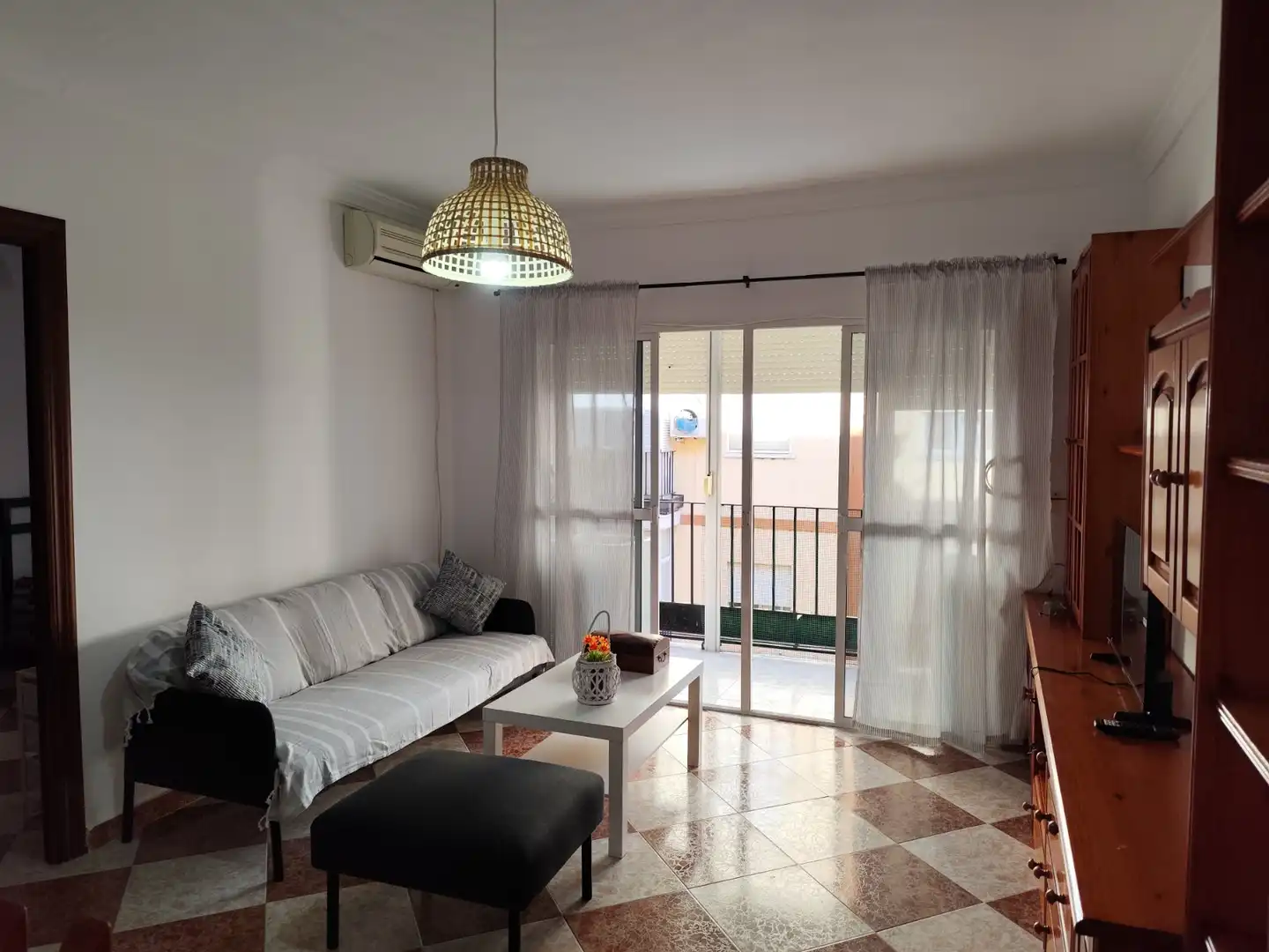 Flat for rent in Calle Ramón y Cajal, Centro