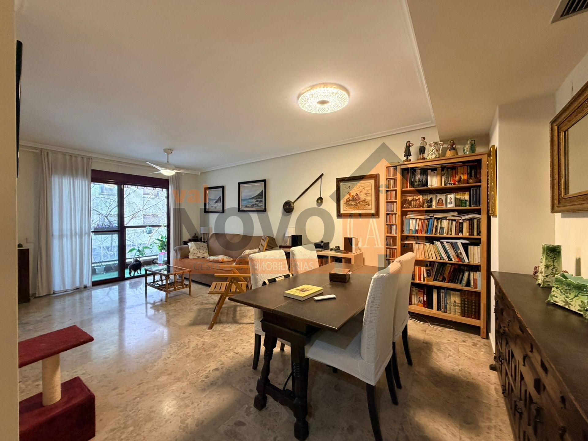 Sala d'estar de Pis en venda en  Valencia Capital amb Aire condicionat i Traster