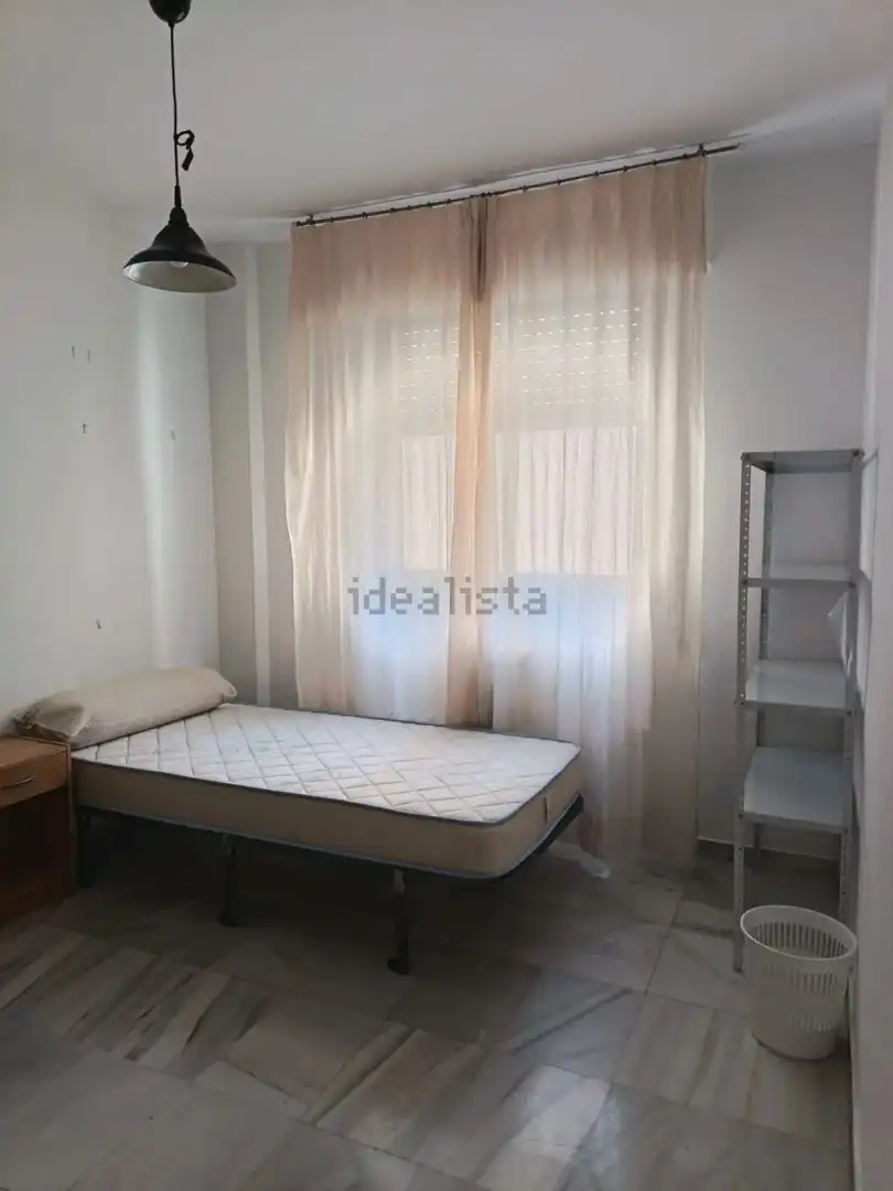 Habitación de Piso de alquiler en Granada con Calefacción, Amueblado y Lavadora