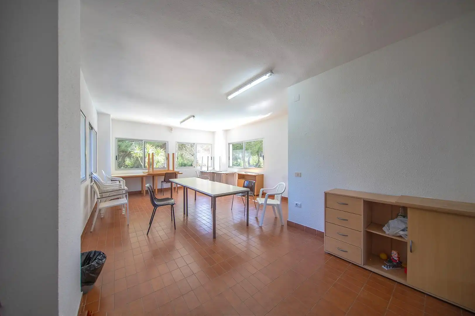 Ground floor for sale in Valencia  with Air Conditioner, Heating and Alarm