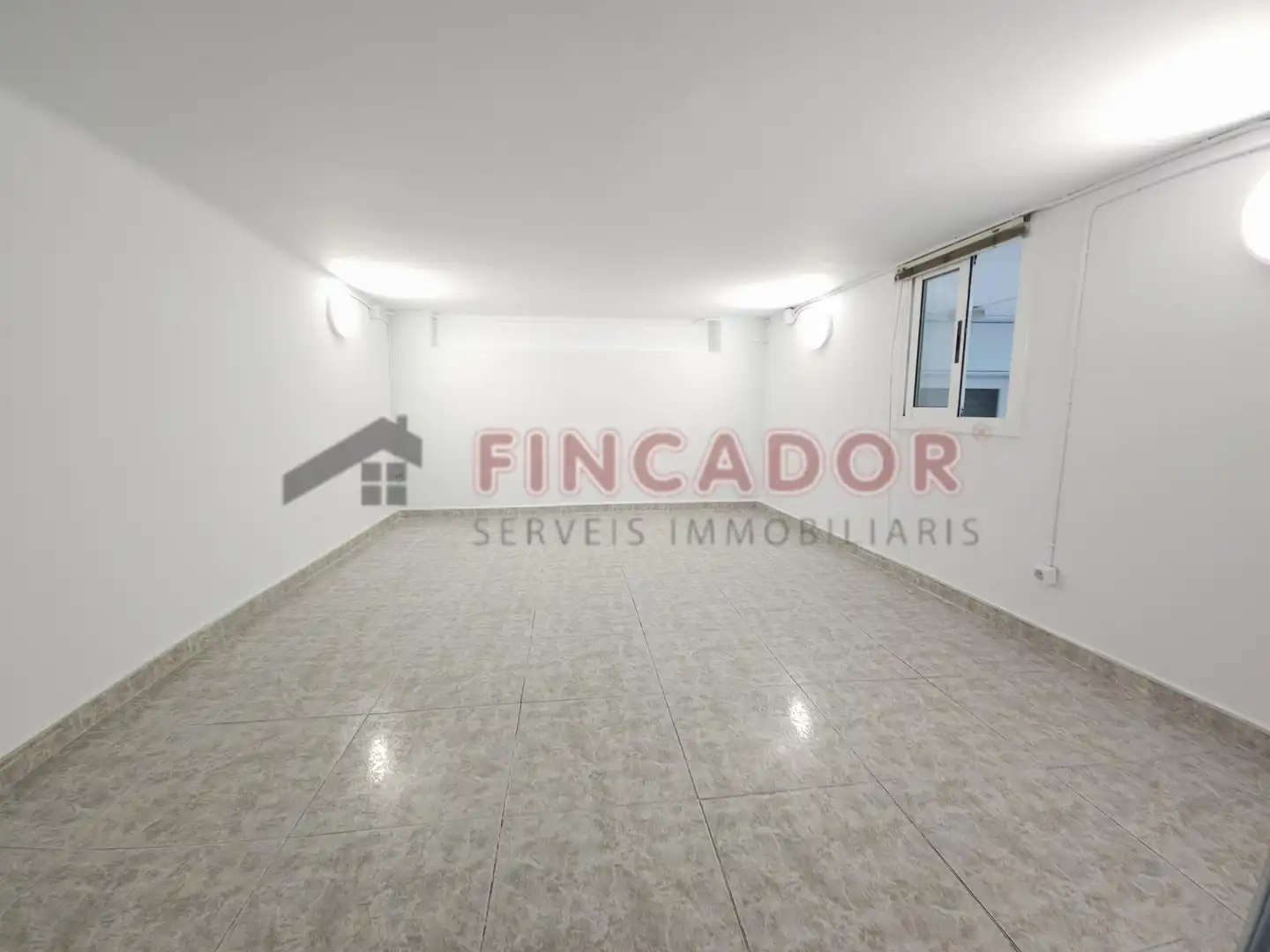 Sala d'estar de Local en venda en Sant Joan Despí