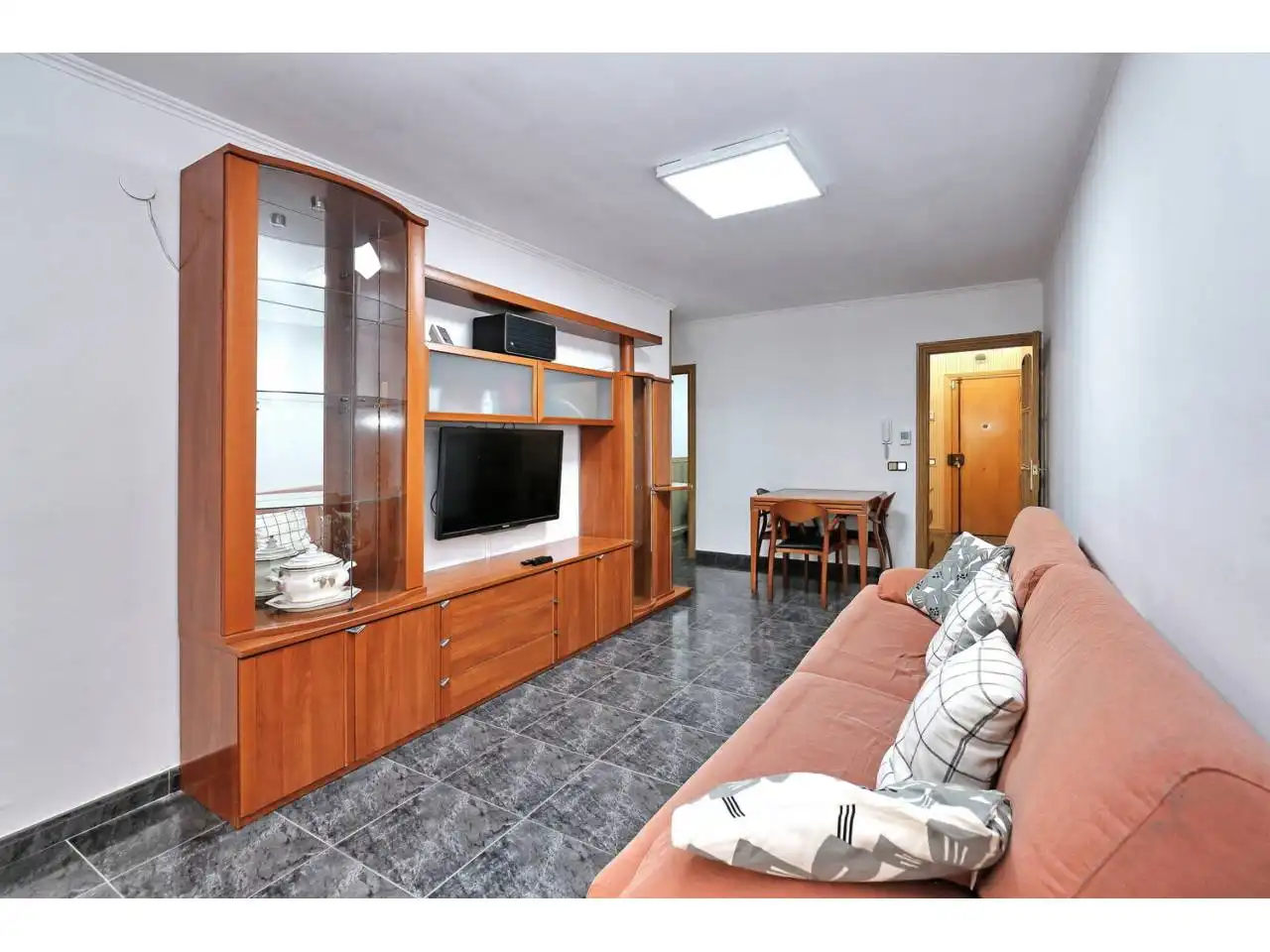 Living room of Flat for sale in Santa Coloma de Gramenet  with Furnished and Balcony