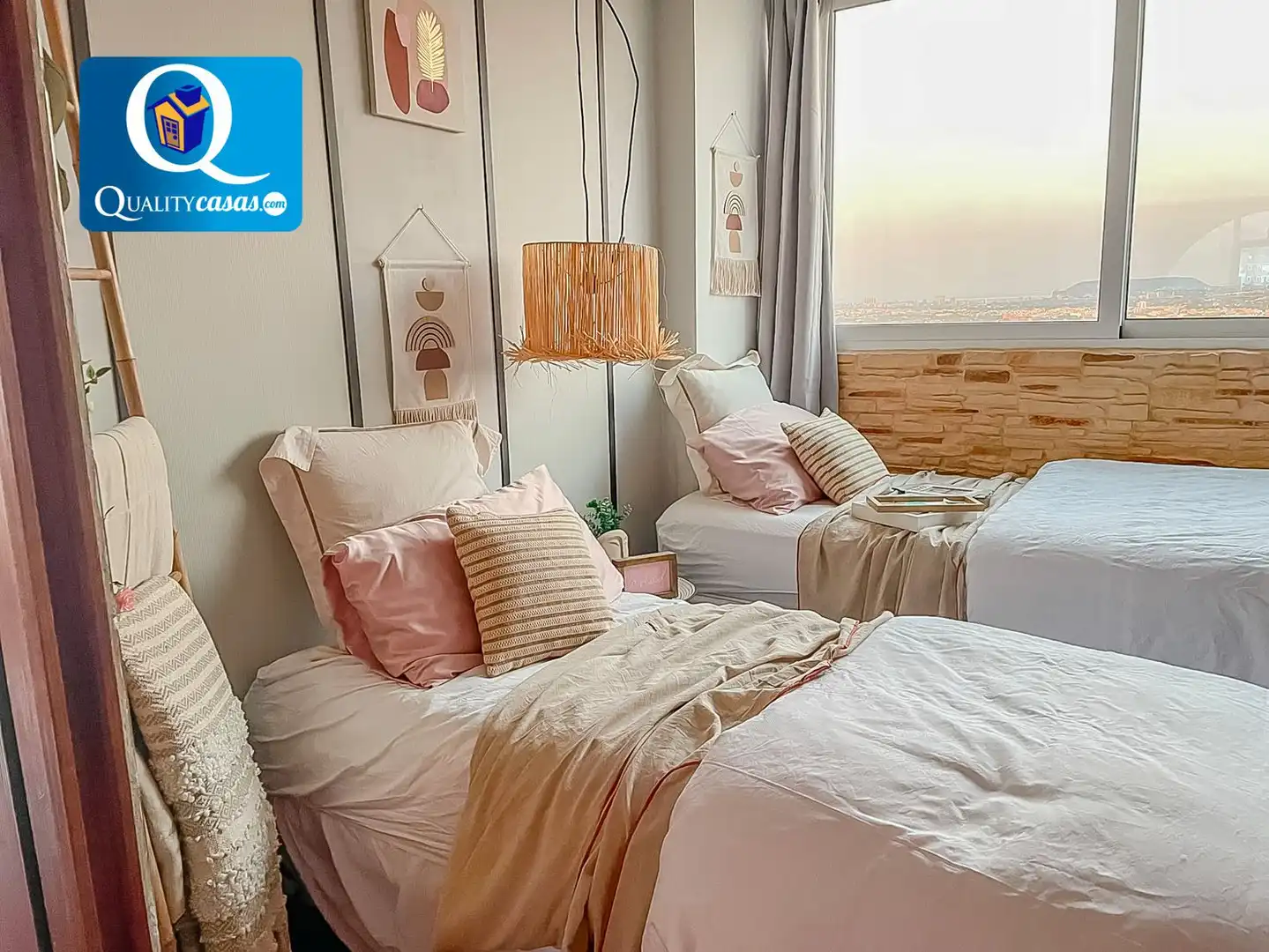 Schlafzimmer von Dachboden zur Miete in Mutxamel mit Klimaanlage, Terrasse und Gemeinschaftspool