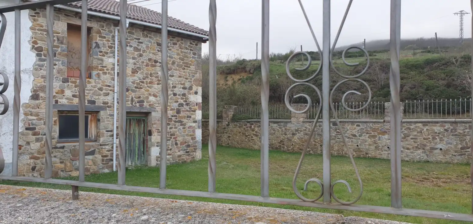 Vista exterior de Casa o chalet en venta en Cervera de Pisuerga