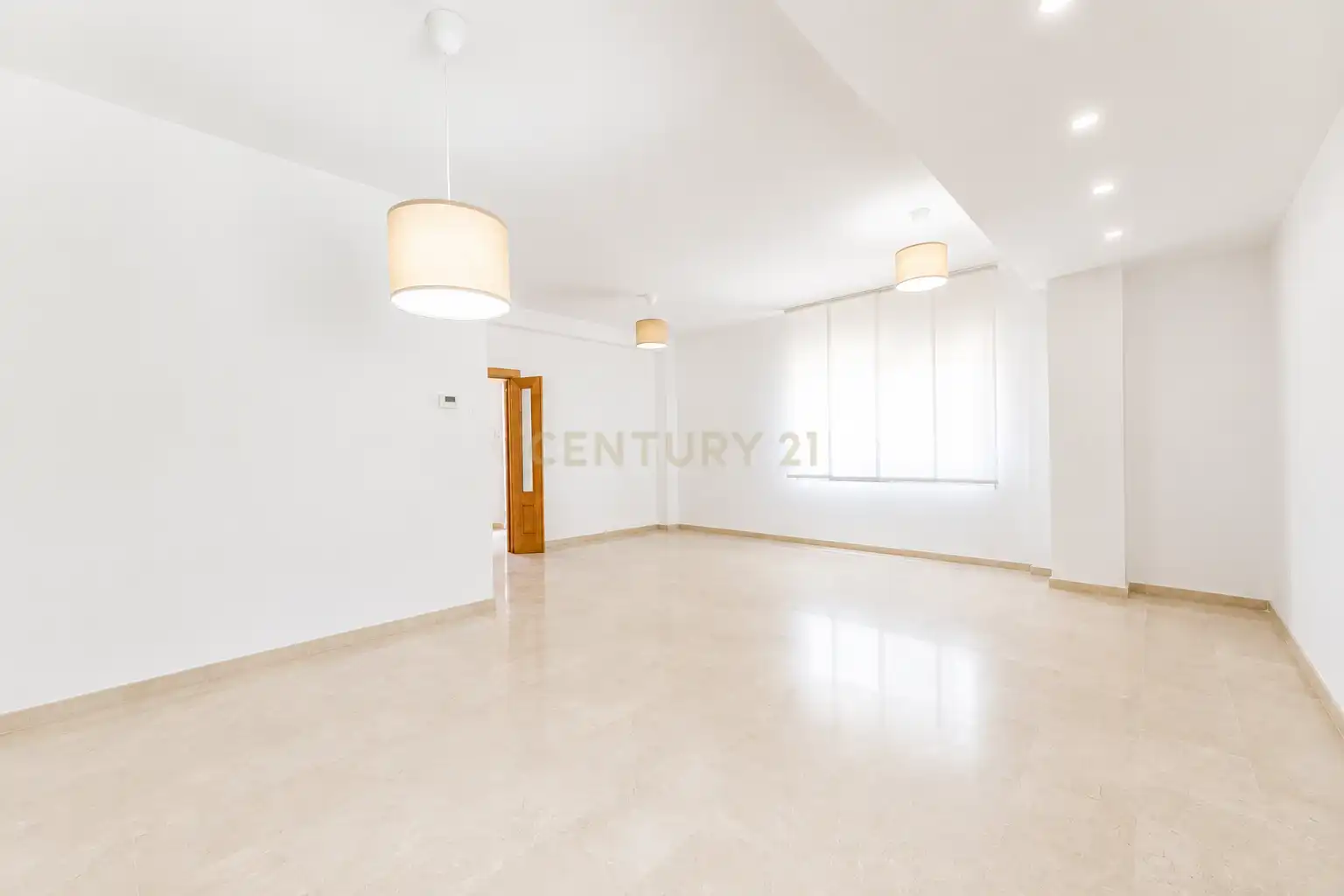 Sala d'estar de Casa o xalet en venda en Paterna amb Aire condicionat, Jardí privat i Piscina