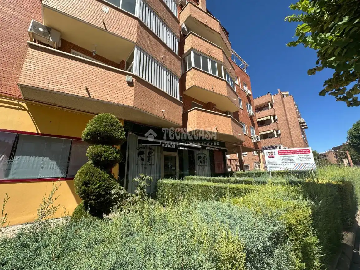 Local comercial en venda a Av. de los Derechos Humanos, imagen 9