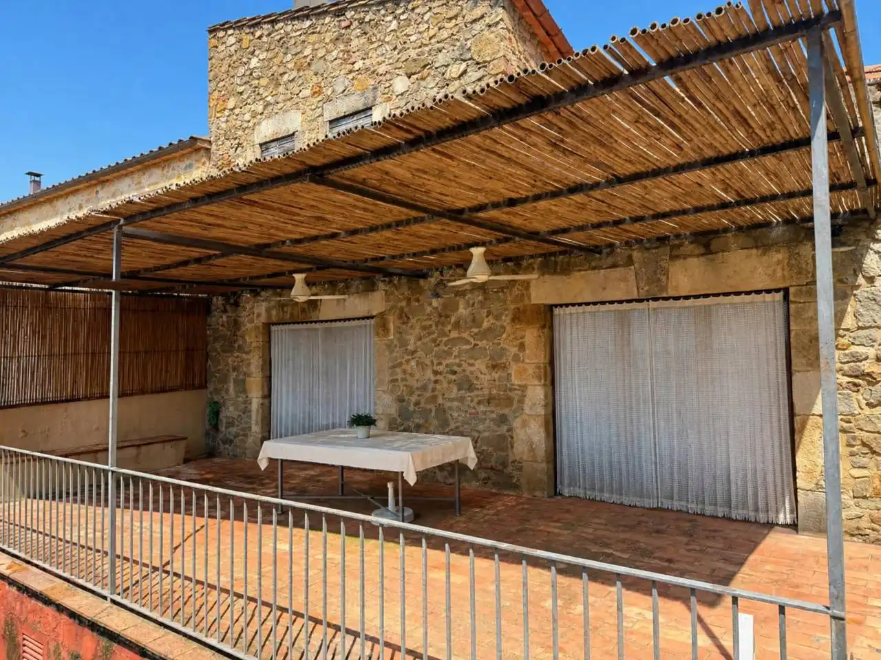 Country house with garden for sale in Calle Castell d´Empordà, imagen 11