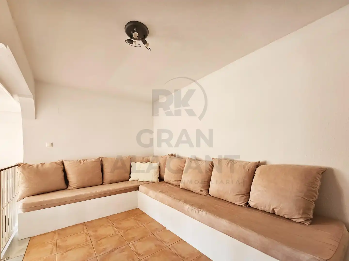 Sala d'estar de Casa o xalet en venda en Santa Pola amb Calefacció, Terrassa i Traster