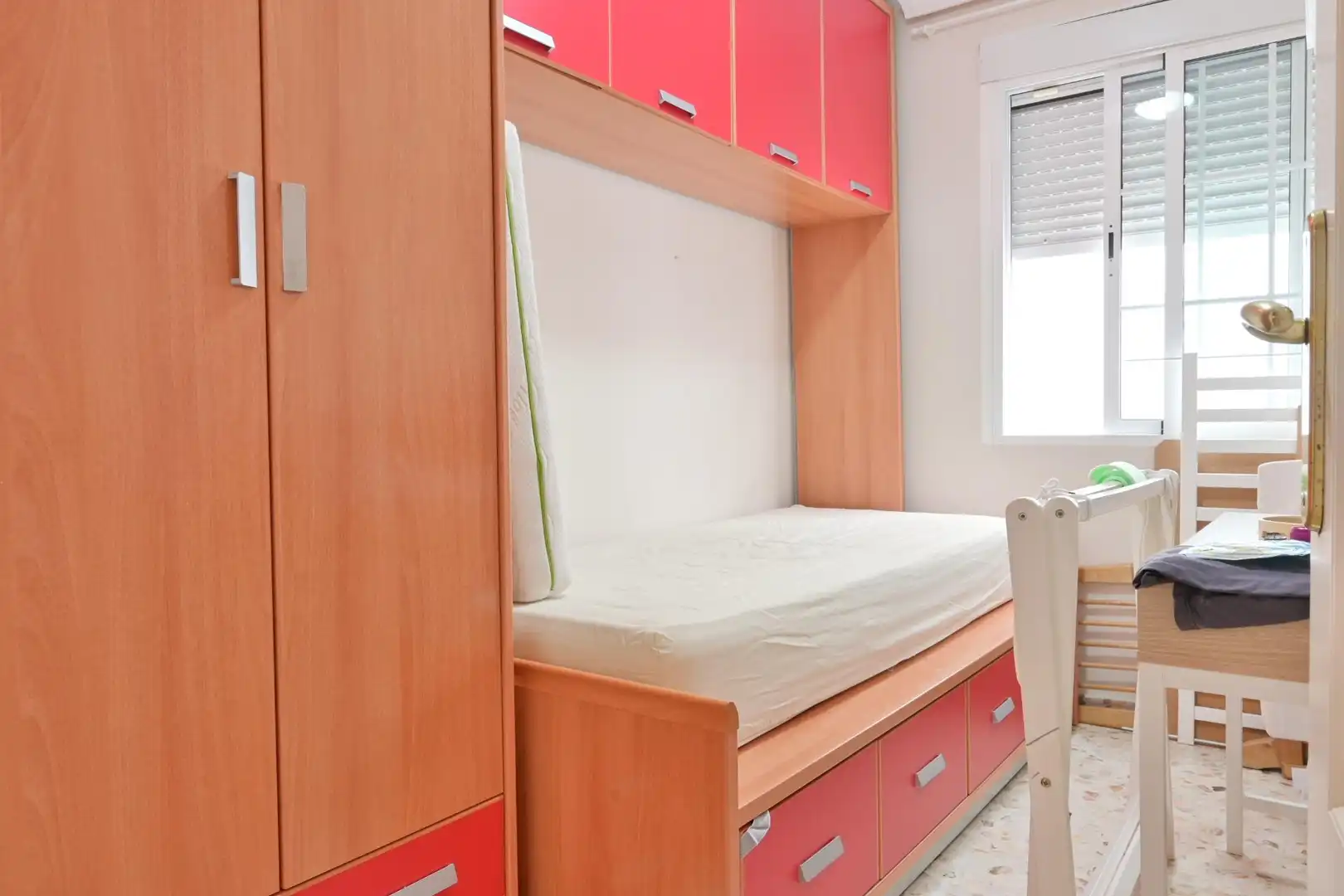 Dormitori de Pis en venda en Sevilla amb Aire condicionat, Terrassa i Traster