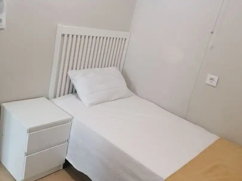 Habitación de Piso de alquiler en Madrid con Aire acondicionado, Parquet y Amueblado