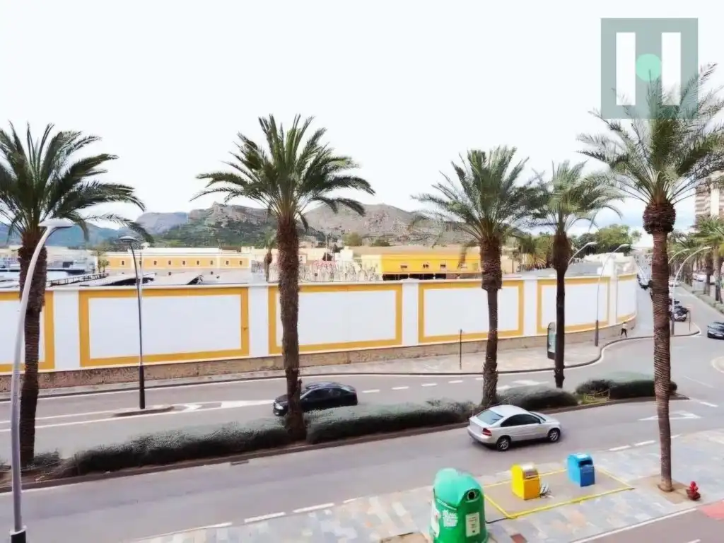 Piso en venta en Plaza Castellini, Casco Antiguo