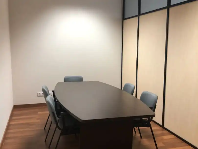 Oficina de lloguer en Figueres amb Aire condicionat, Calefacció i Moblat