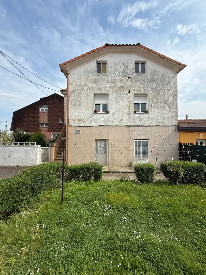 Vista exterior de Casa o xalet en venda en Oviedo 
