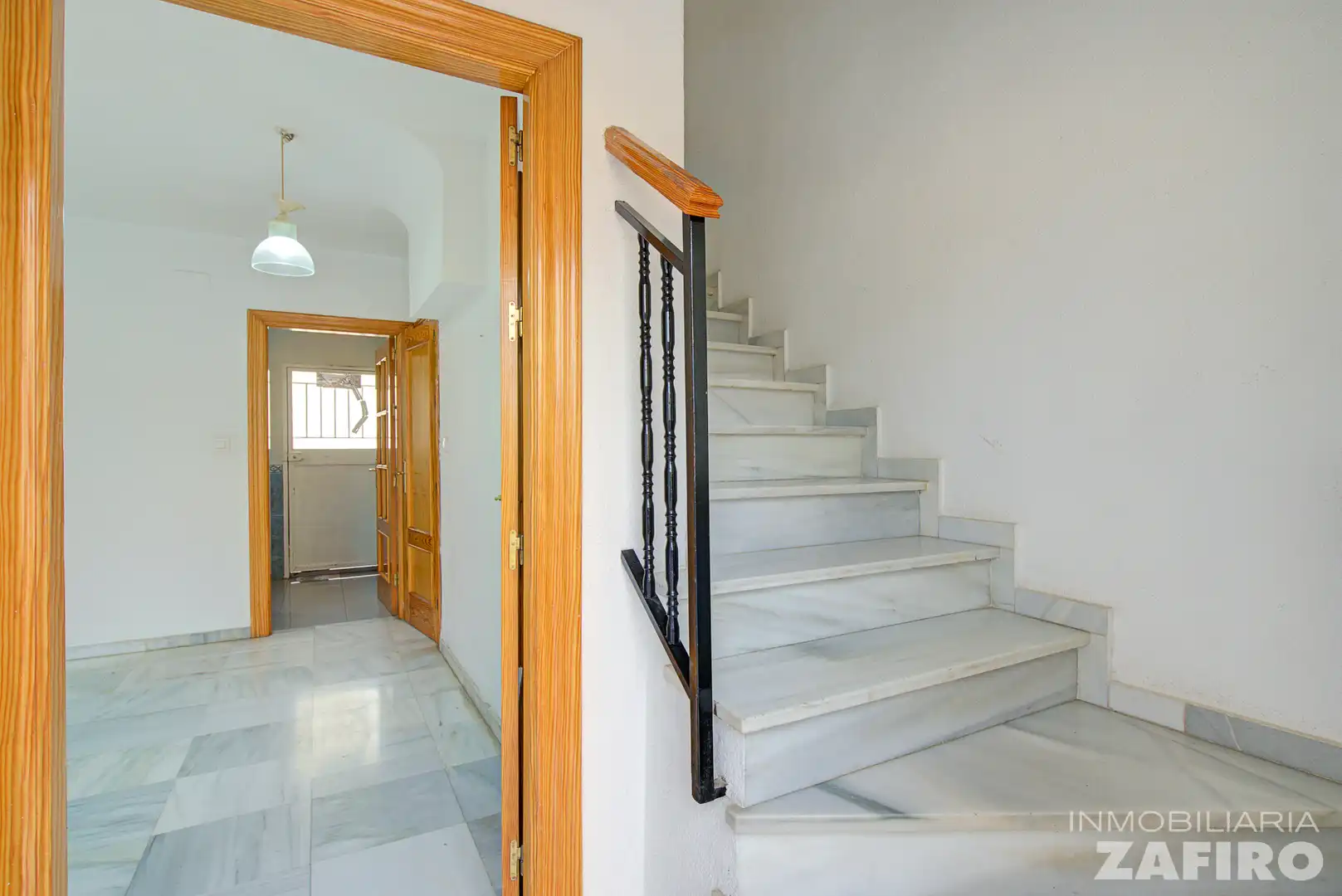 Casa adosada en venta en Las Gabias con Trastero y Balcón