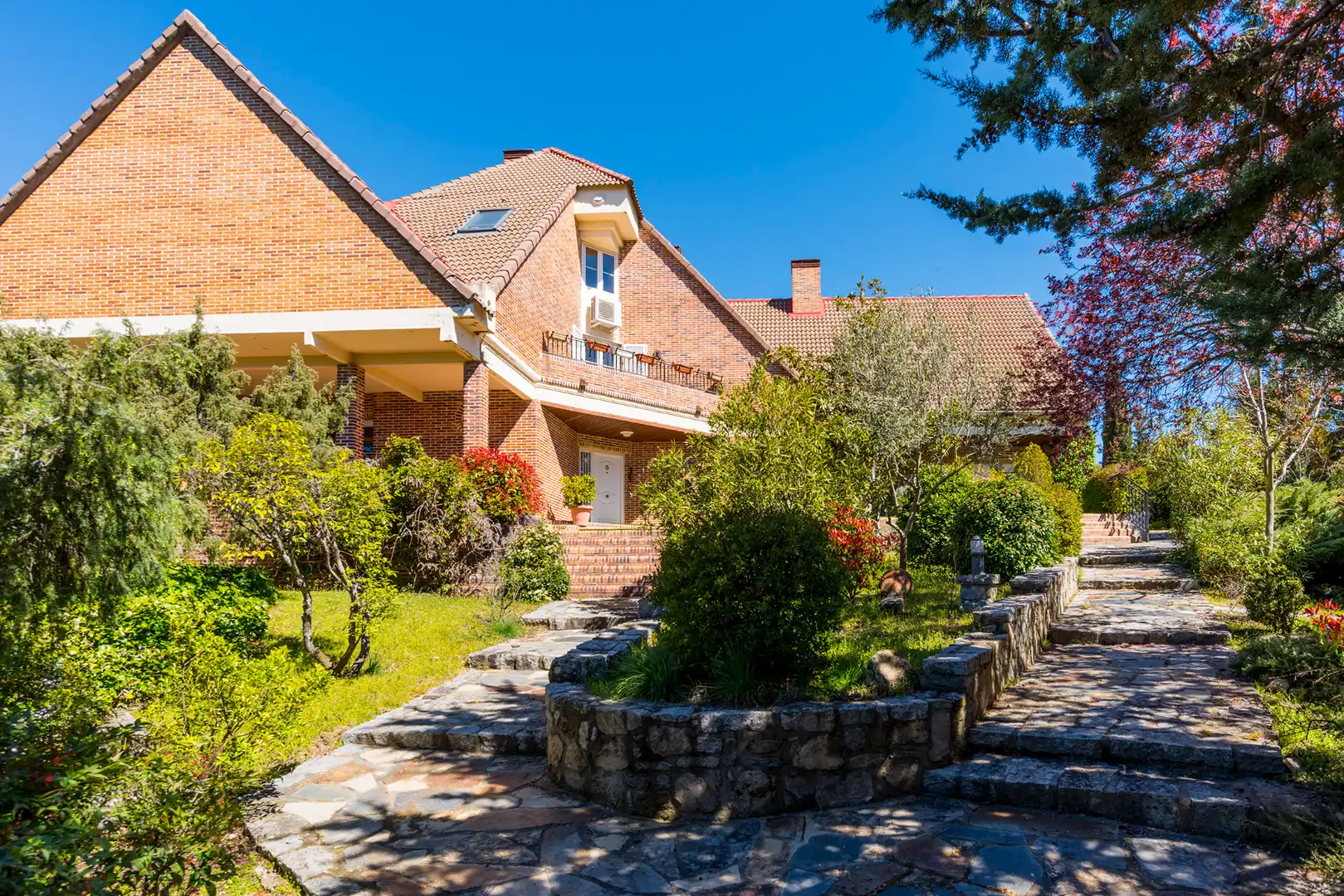 Exterior view of Houses for sale in Collado Villalba  with Air Conditioner, Heating and Private garden