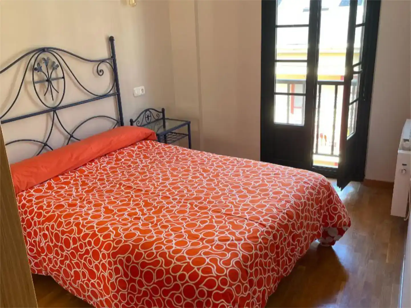 Schlafzimmer von Wohnung zur Miete in Castropol mit Balkon