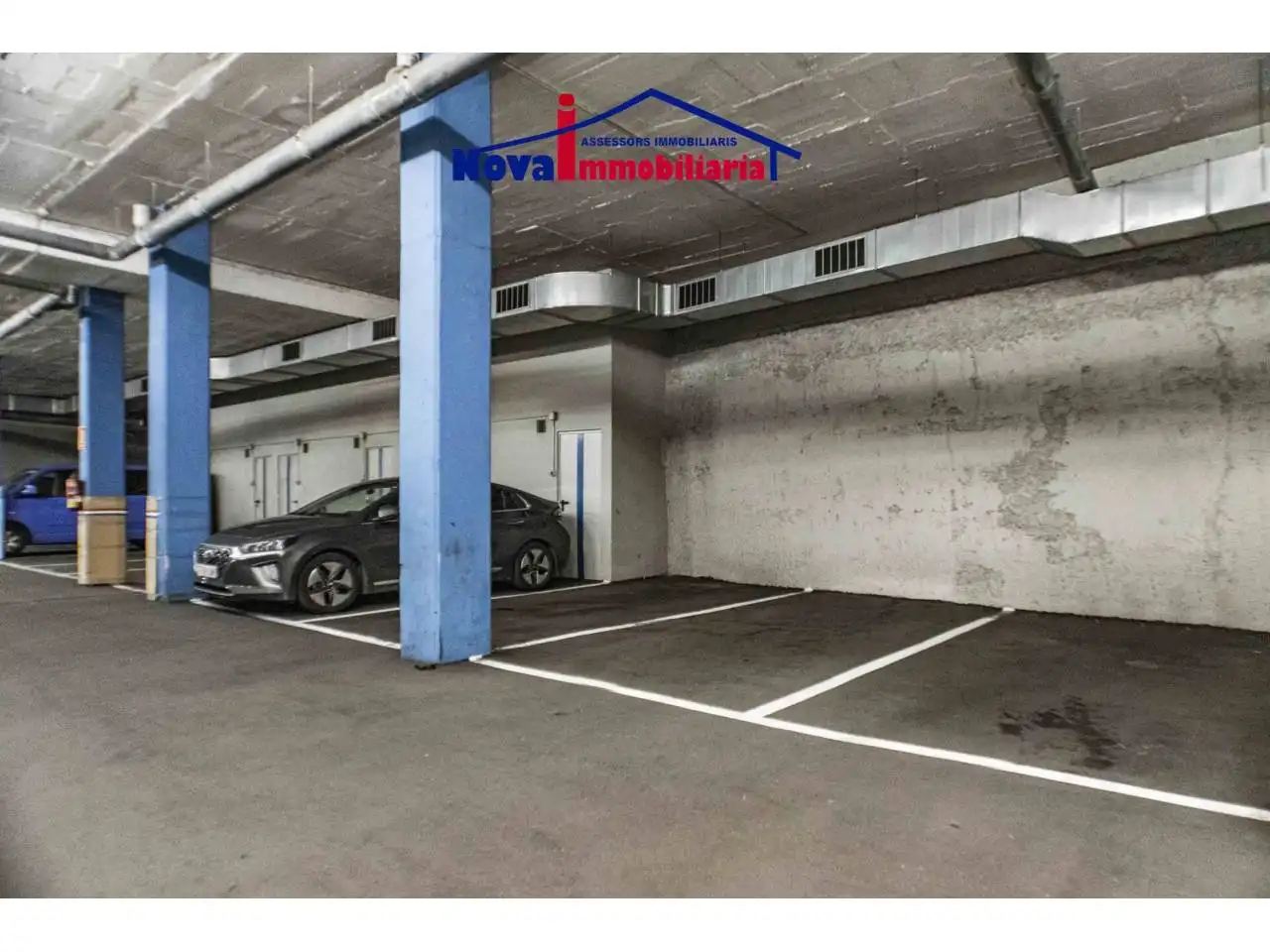 Parking with lift for sale in Calle Carles Altés, imagen 3