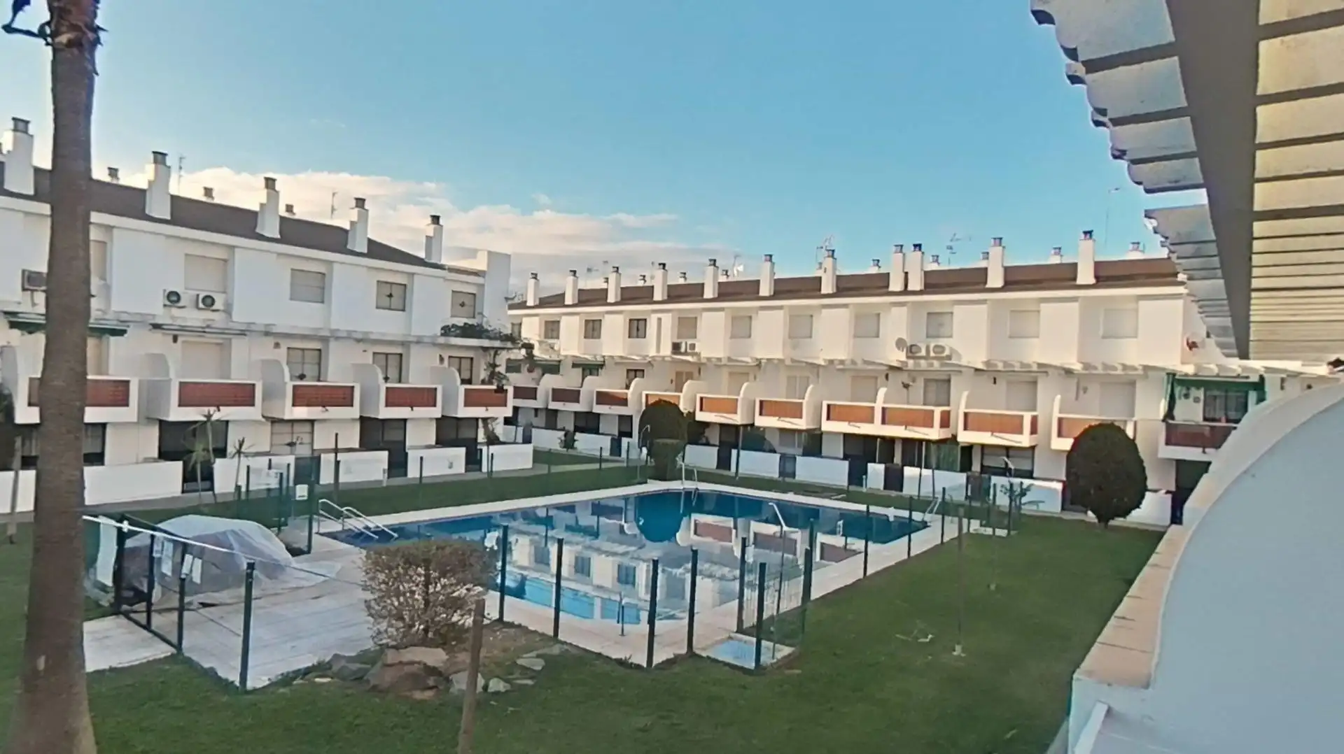 Vista exterior de Casa adosada en venta en La Antilla con Calefacción, Jardín privado y Terraza