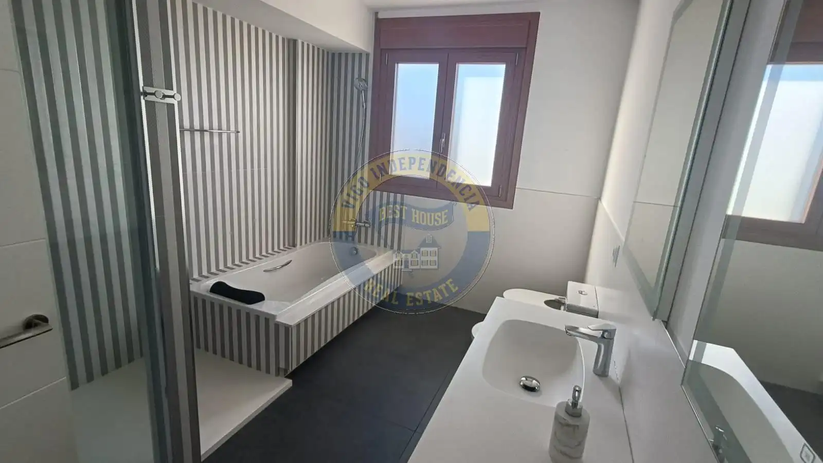 Baño de Casa o chalet en venta en Vigo  con Jardín privado, Terraza y Trastero