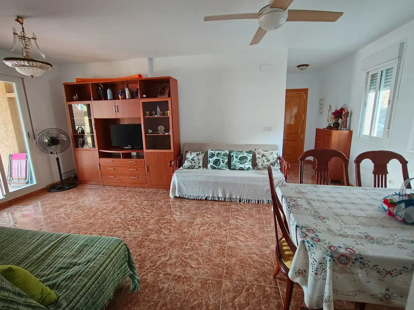 Wohnzimmer von Dachboden zum Verkauf in Torrenueva Costa mit Terrasse, Möbliert und Waschmaschine