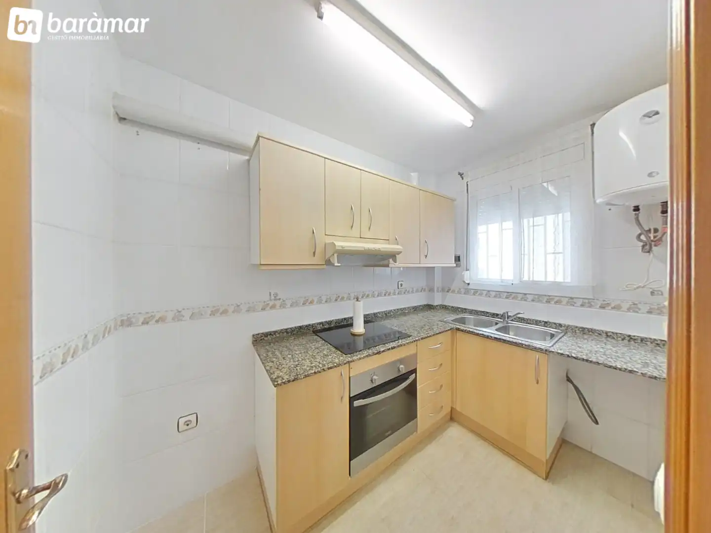 Cocina de Apartamento en venta en El Vendrell con Terraza y Piscina comunitaria