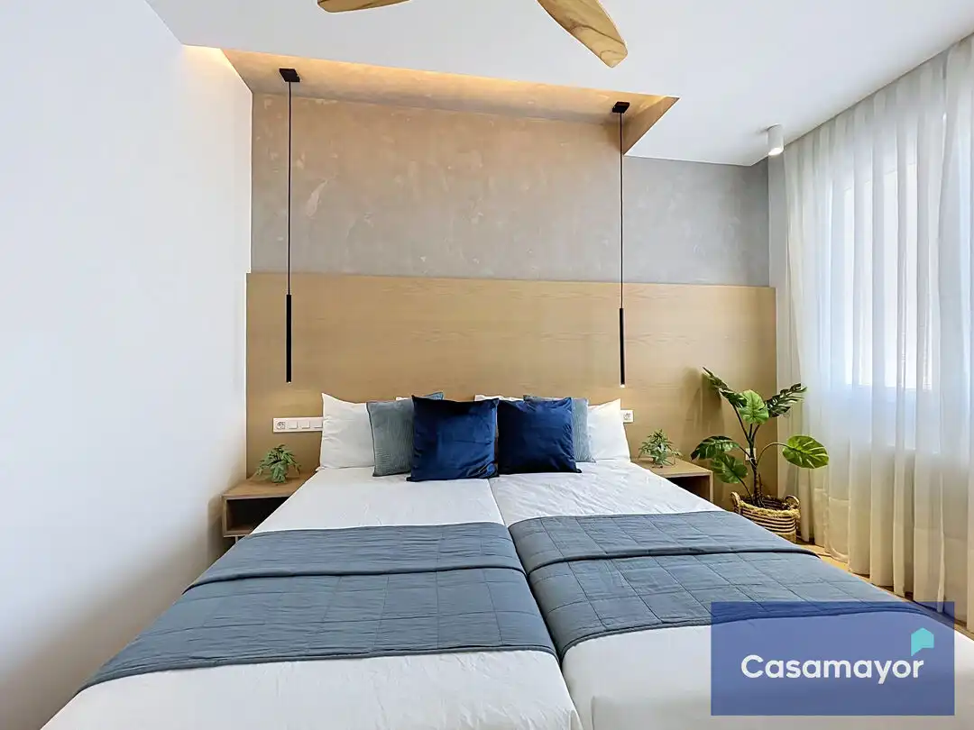 Habitación de Piso en venta en Alicante / Alacant con Aire acondicionado, Calefacción y Terraza