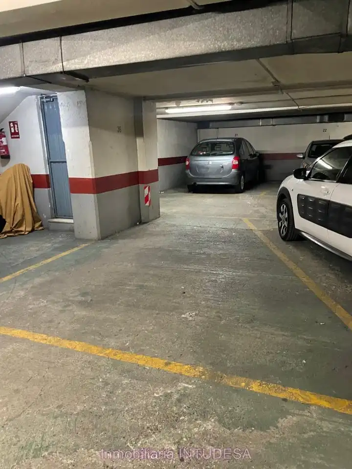 Aparcament de lloguer a Avenida Zaragoza, imagen 4