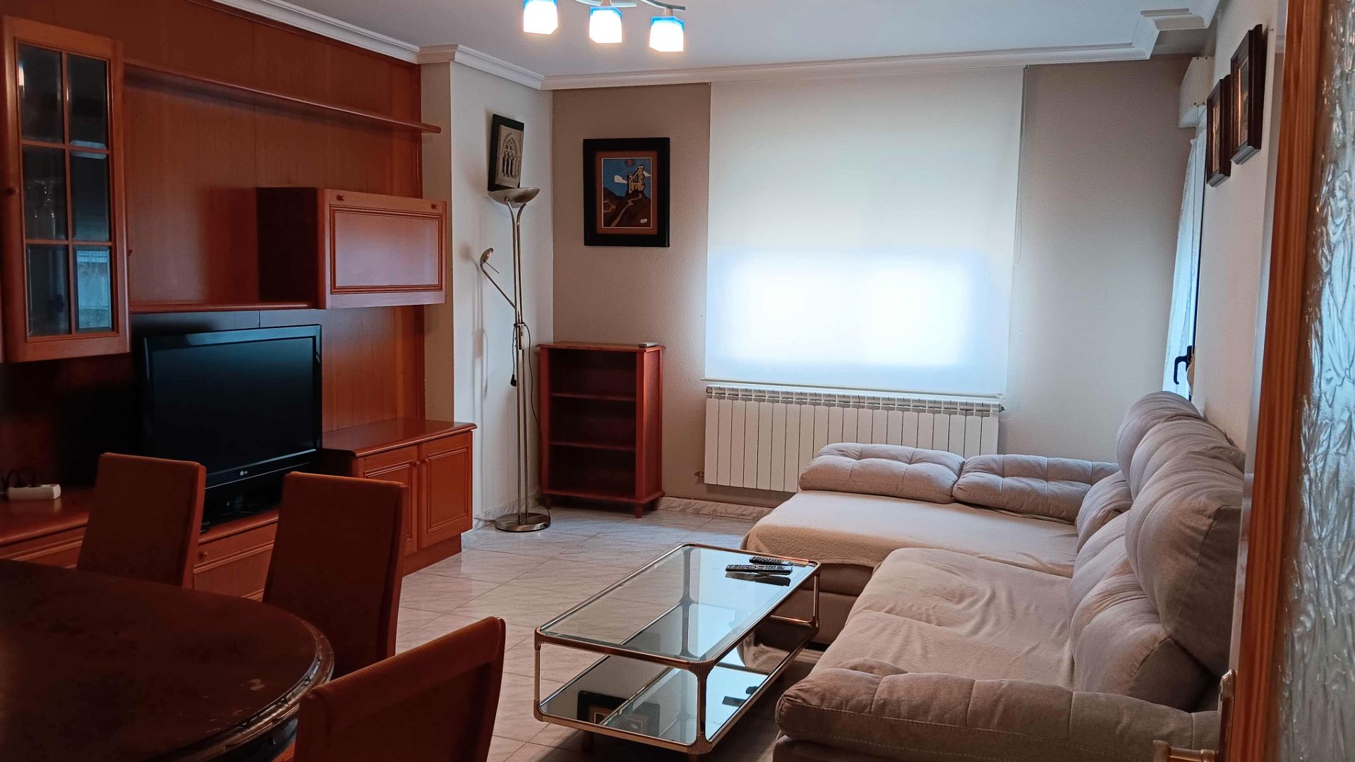 Sala d'estar de Pis de lloguer en Ciudad Rodrigo amb Calefacció, Moblat i Forn