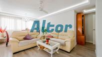 Living room of Flat for sale in  Madrid Capital  with Heating and Furnished