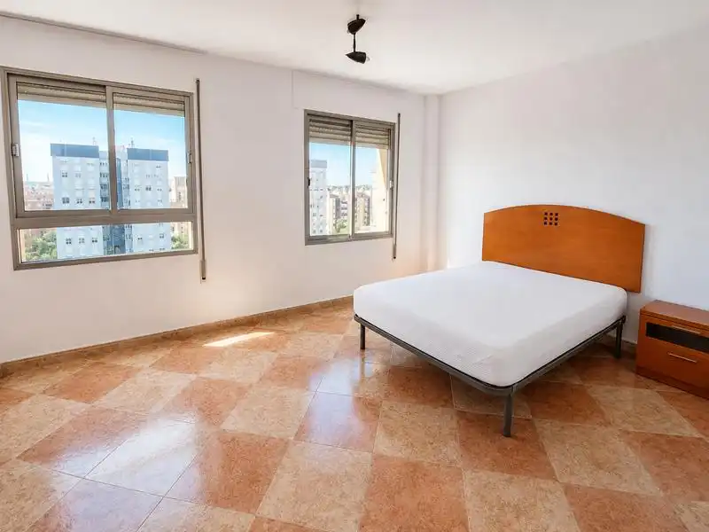 Habitación de Piso en venta en Málaga con Jardín privado