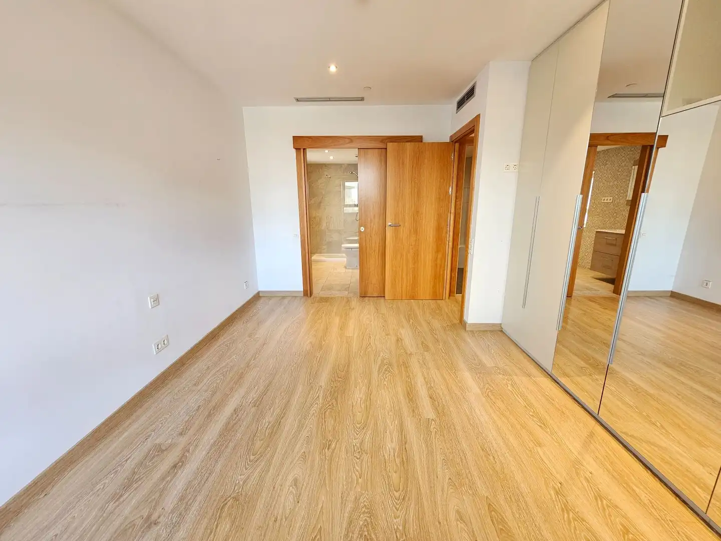 Bedroom of Flat for sale in Barcelona  with Air Conditioner, Heating and Terrace