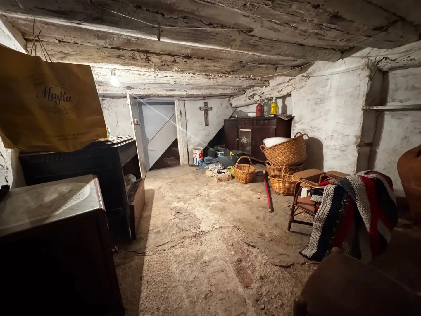 Einfamilien-Reihenhaus zum Verkauf in Arnes mit Abstellraum, Möbliert und Ofen