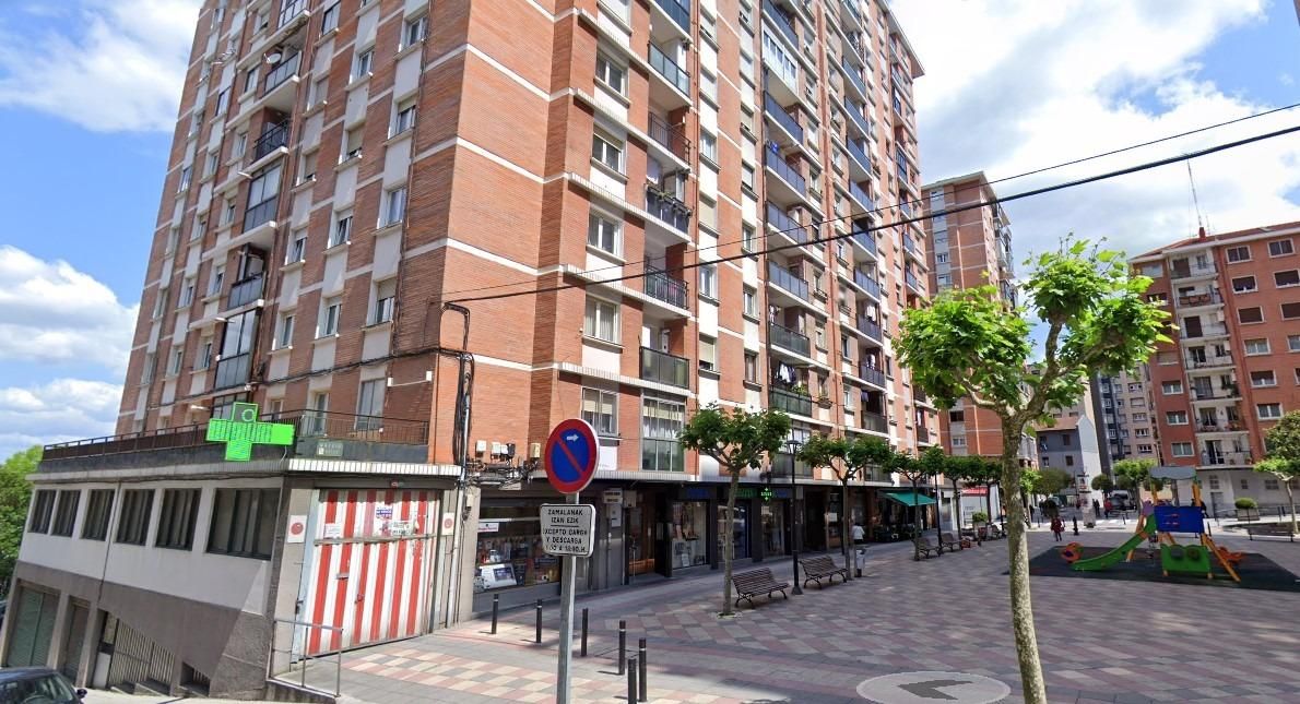Exterior view of Garage for sale in Basauri 