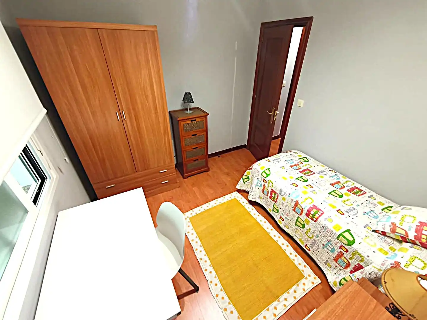 Bedroom of Flat for rent in Vigo   with Parquet flooring and Furnished