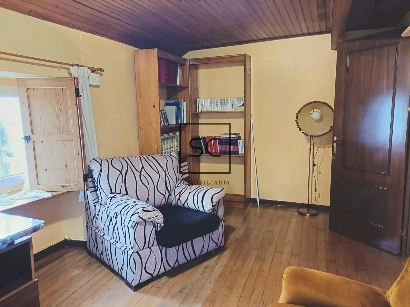 Sala d'estar de Casa o xalet en venda en Ferrol amb Calefacció, Jardí privat i Alarma