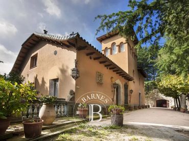 Casa rústica amb piscina en venda a Arenys de Munt