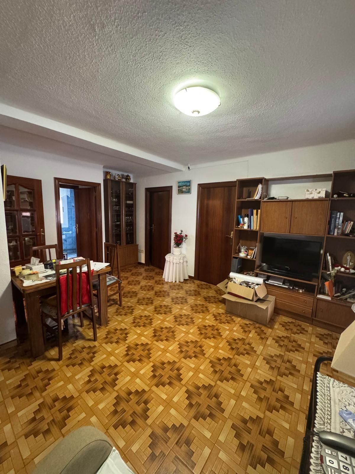 Sala d'estar de Pis en venda en Cornellà de Llobregat amb Aire condicionat i Balcó
