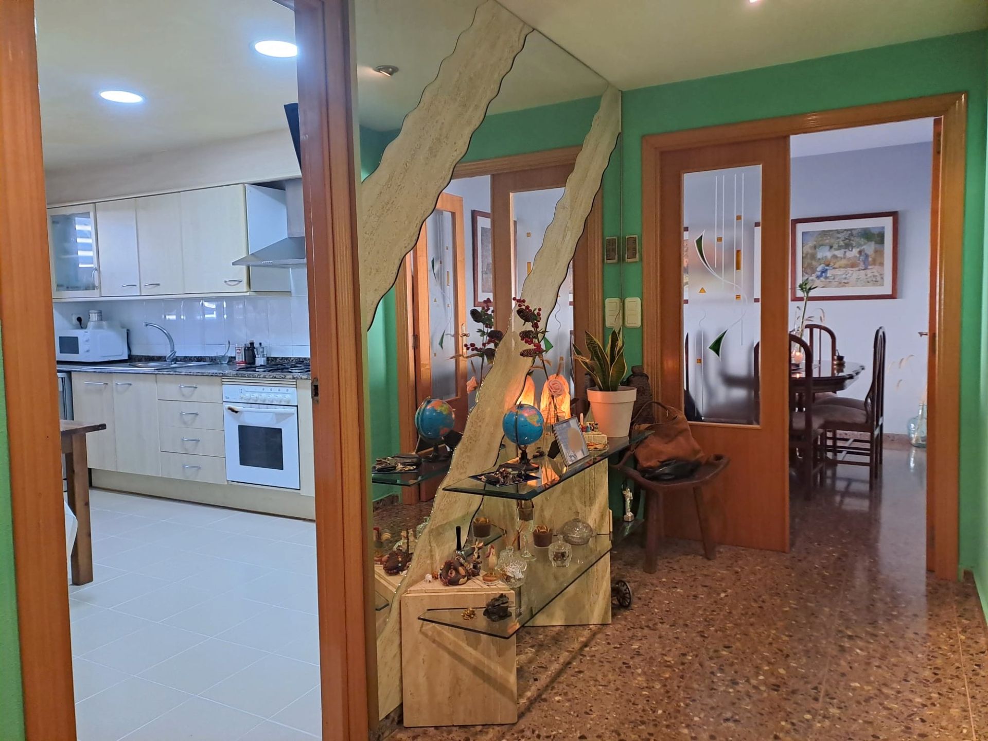 Flat for sale in  Valencia Capital  with Air Conditioner, Heating and Balcony