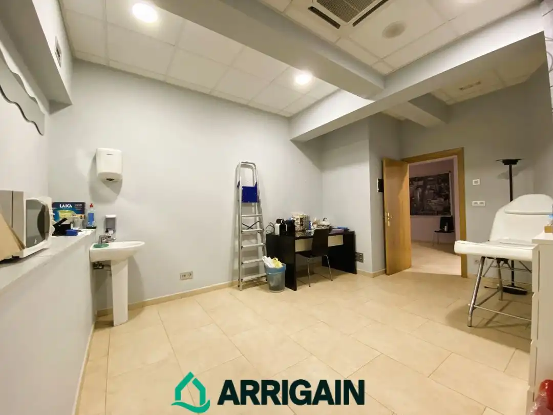 Local comercial en alquiler en Iparragirre Kalea, imagen 8