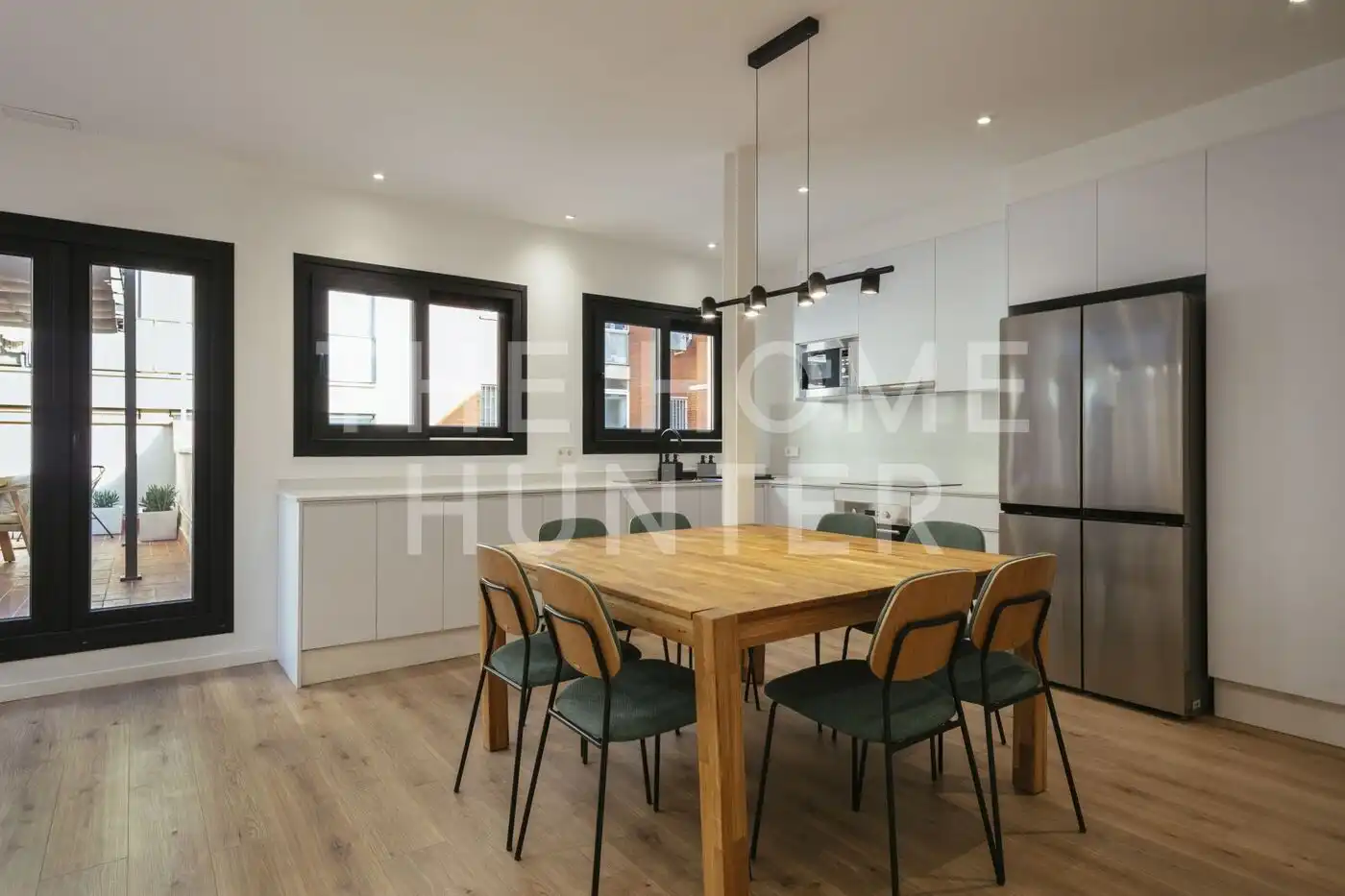 Menjador de Casa o xalet en venda en Barcelona amb Aire condicionat, Calefacció i Jardí privat
