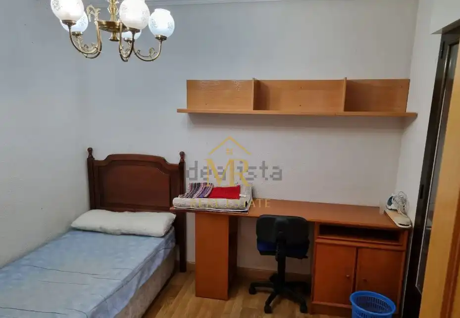 Habitación de Piso de alquiler en Salamanca con Calefacción, Parquet y Amueblado