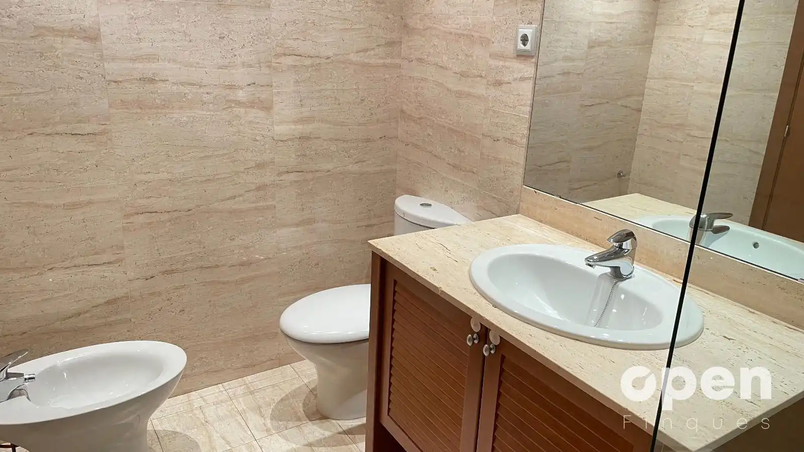 Baño de Piso en venta en Terrassa con Aire acondicionado, Calefacción y Parquet