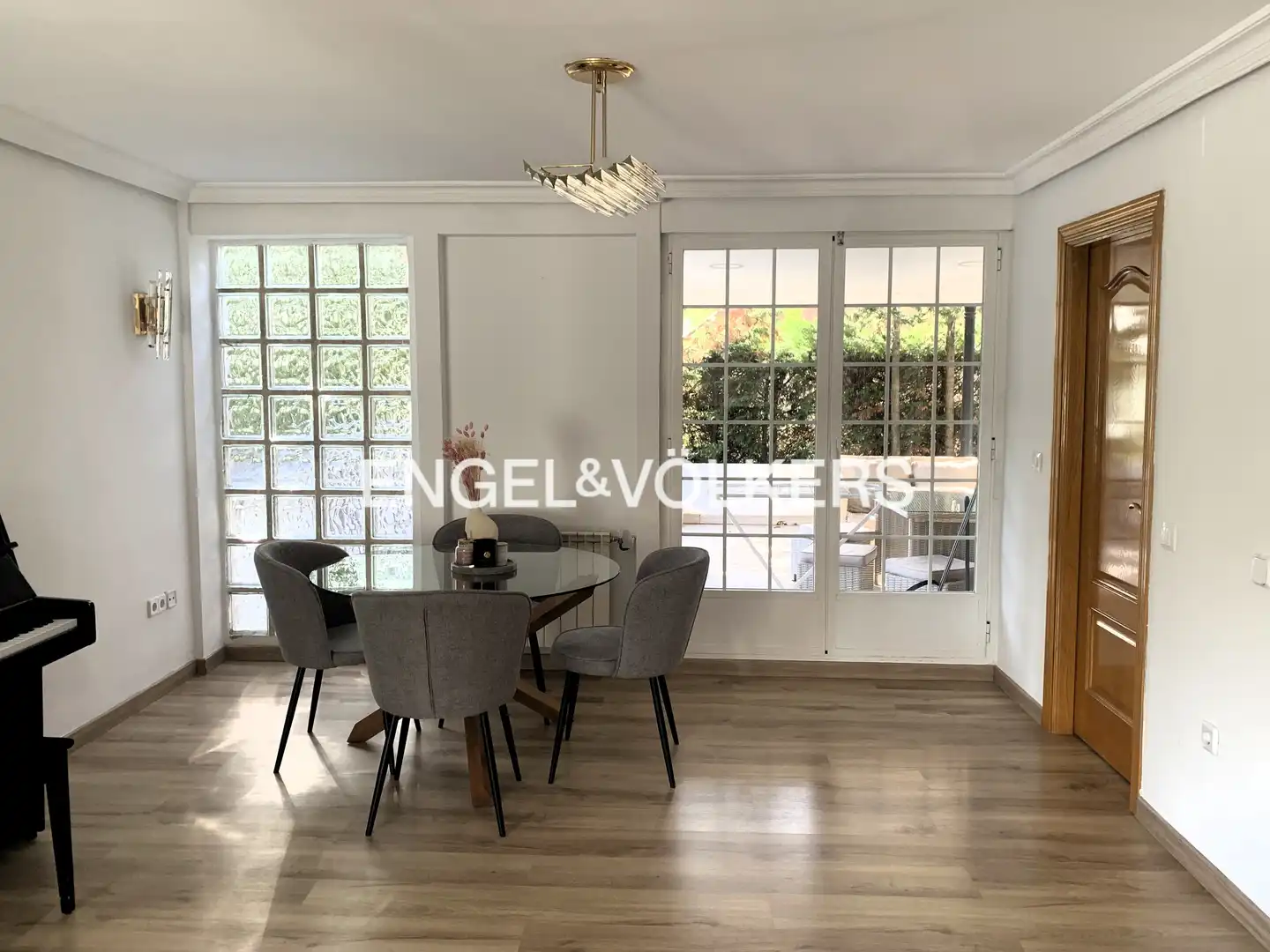Menjador de Casa o xalet de lloguer en Boadilla del Monte amb Aire condicionat, Calefacció i Jardí privat
