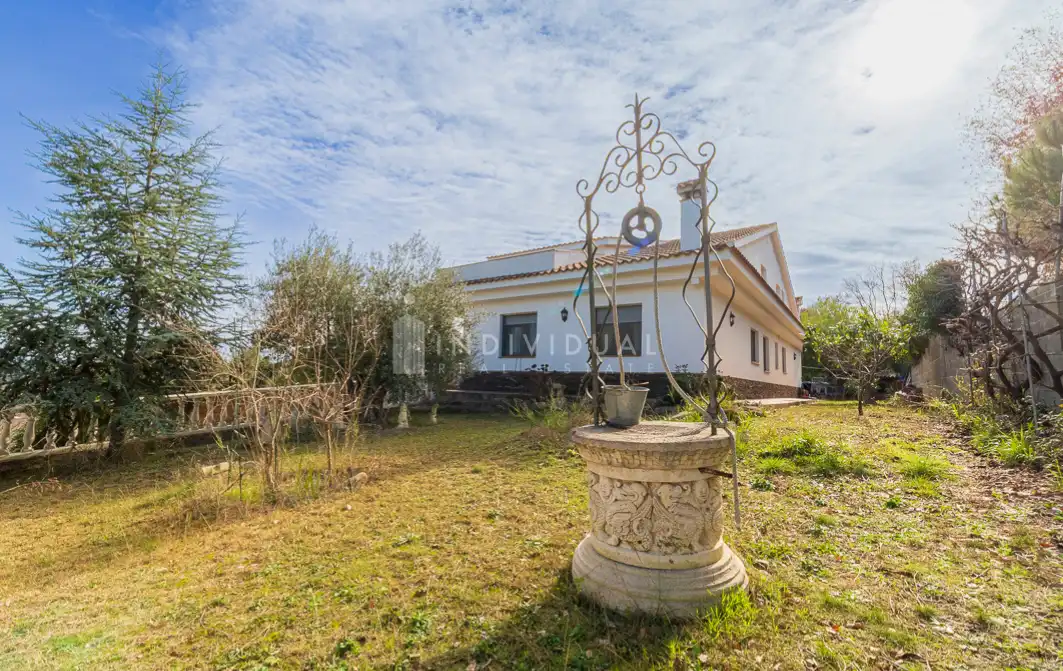 Vista exterior de Casa o xalet en venda en Lliçà d'Amunt amb Calefacció, Jardí privat i Terrassa